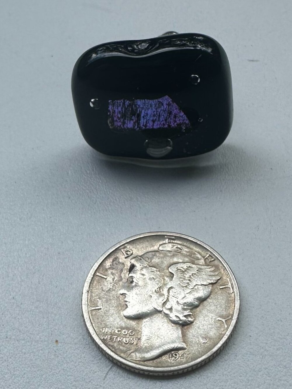 385 FUSED GLASS TIE TAC BLACK W/ TURQUOISE DIACROIC